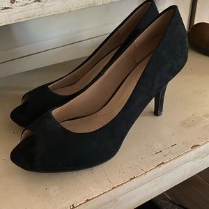 Heels- black, NEW Size 9